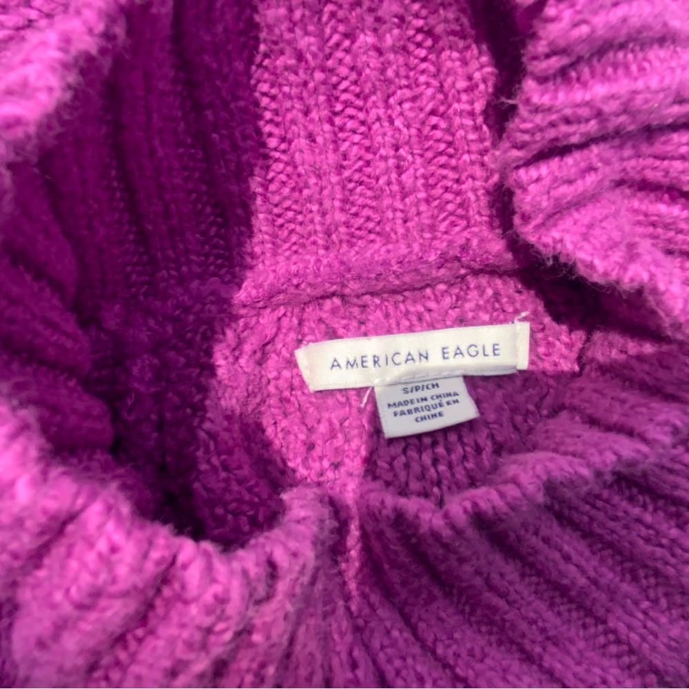 American Eagle Size Small Raspberry Chunky Knit Sweater - Picture 7 of 9